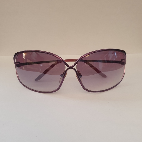 Rare Like-New Guess Butterfly Sunglasses - Picture 13 of 16